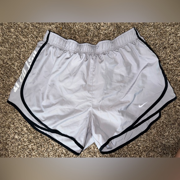 Gray Nike shorts - Picture 1 of 3